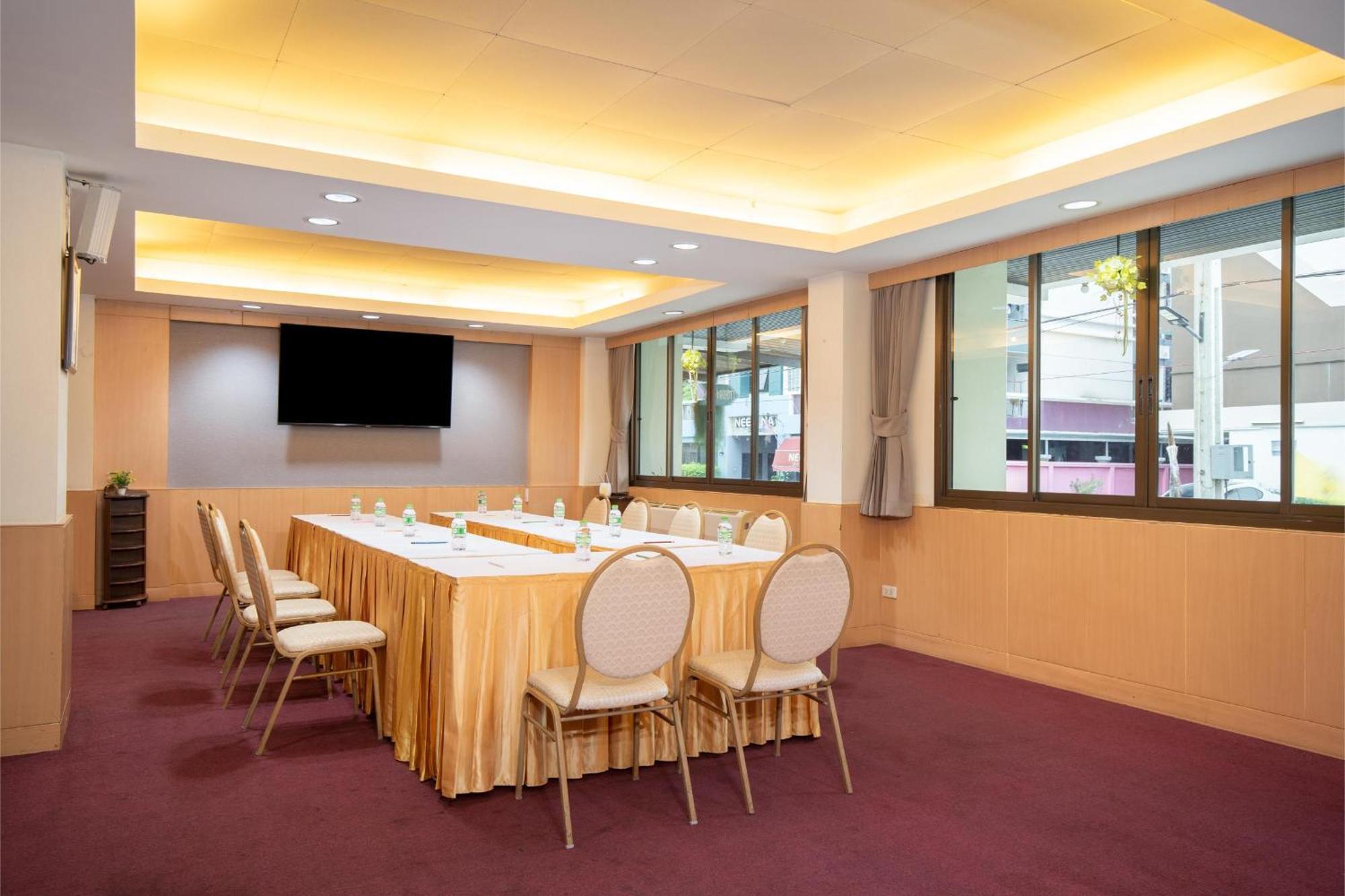 P-Park Hotel Bangkok Exterior foto